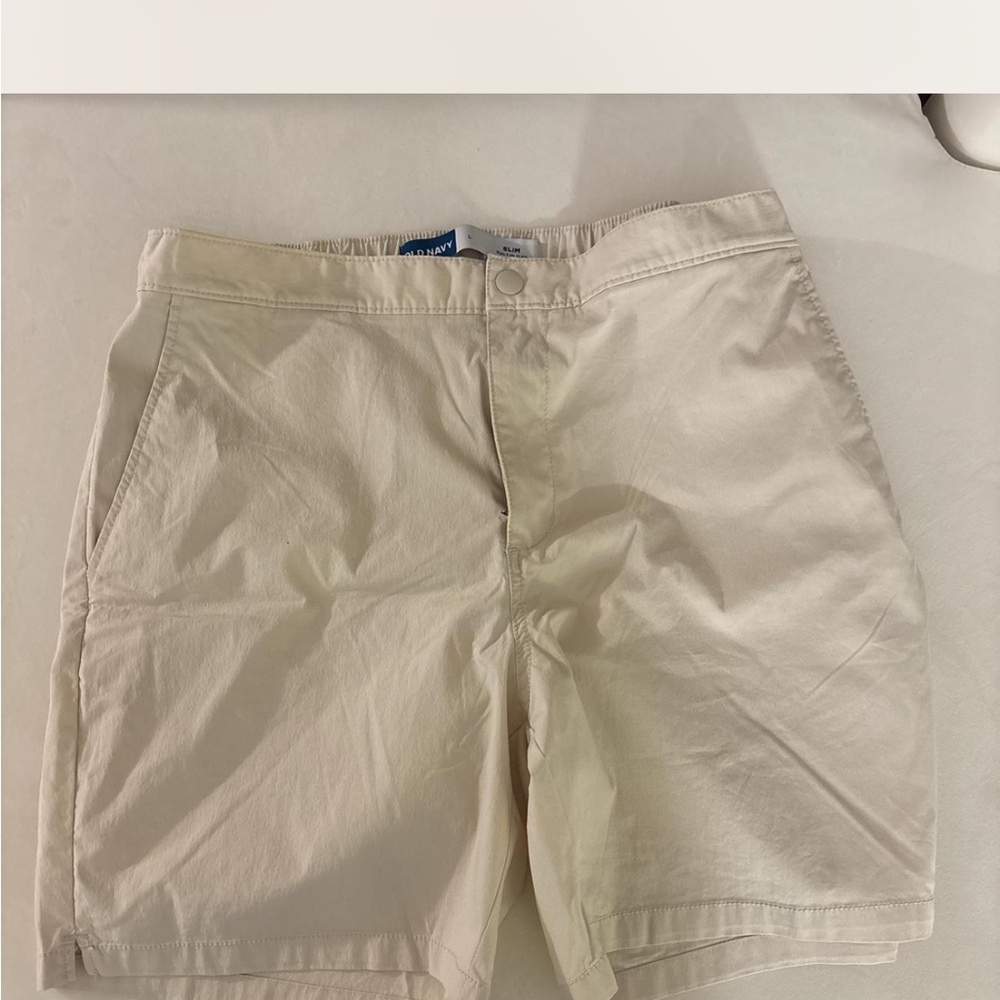 Old Navy Men's Light Tan Flat Front Shorts